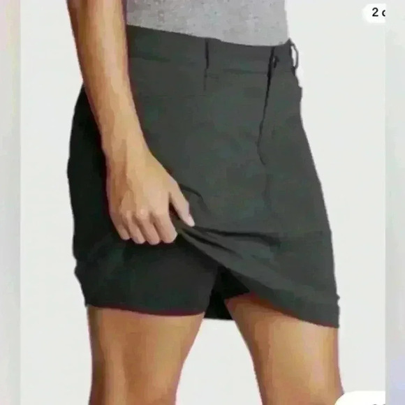 Eddie Bauer Women's Adventurer 2.0 Skort Size 10 Grey Performance Hiking Outdoor - Picture 1 of 12